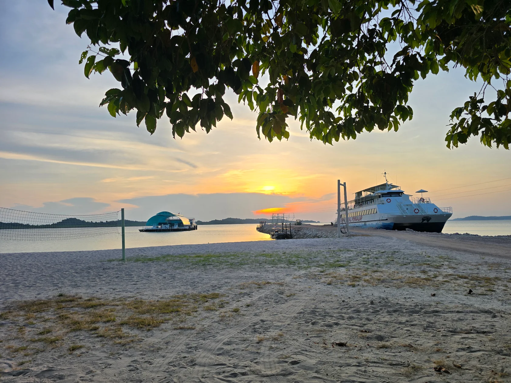KEPRI CORAL ISLAND A Beautiful Escape from the City 廖内群岛珊瑚岛 远离城市，拥抱大海